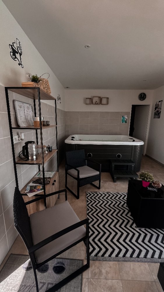 Aire camping-car � Belv�s-de-Castillon (33350) - Photo 6